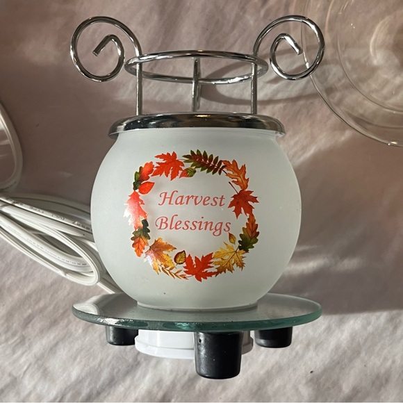 Glasses oil/wax warmer dimmer switch no box. Bed bath & beyond - Picture 4 of 16